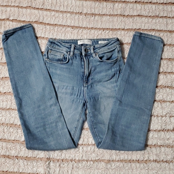 💙 Marciano Jeans 👖 - Picture 7 of 10